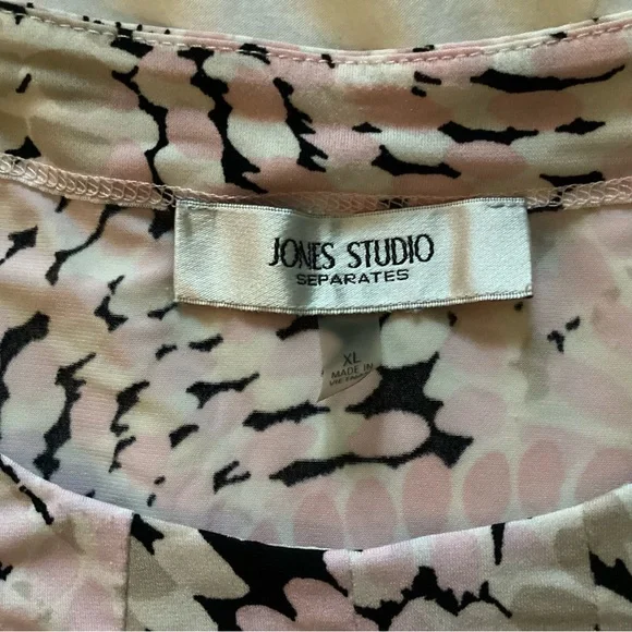 Jones Studio Top - Picture 2 of 2